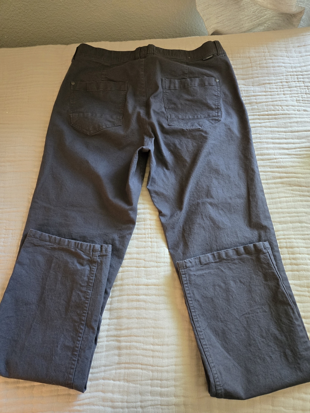 Toad&Co Women's Straight Leg Pants in Charcoal Gray